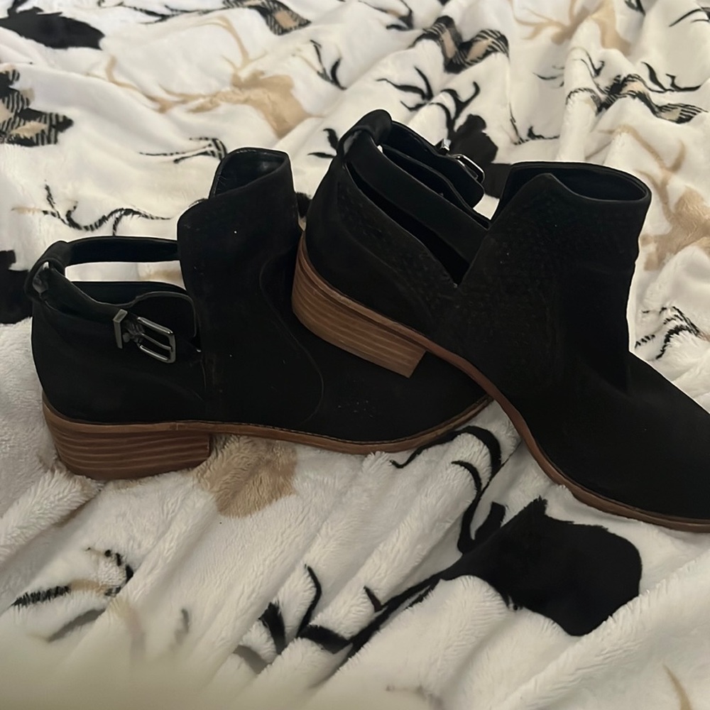 Gianni Bini- size 7 booties black